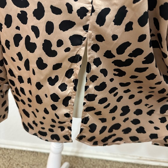Animal print button down blouse with tie - Picture 2 of 9